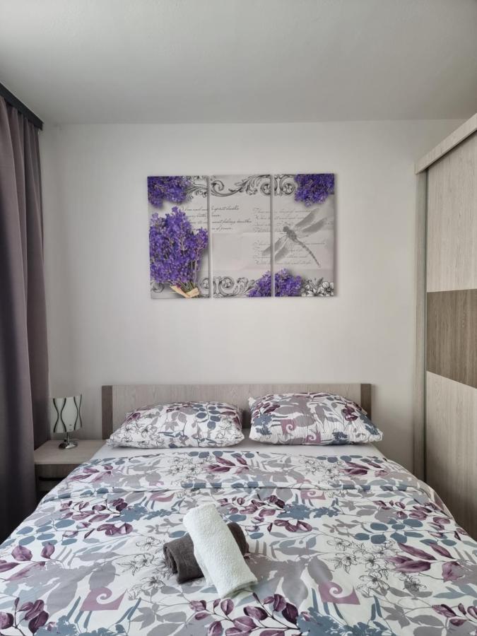 Lavanda Ливно Экстерьер фото
